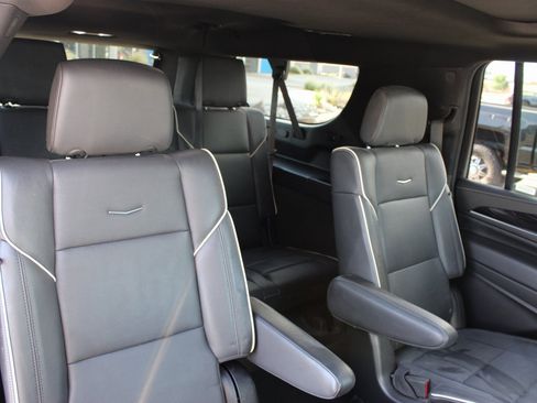 Used 2023 Cadillac Escalade ESV Sport image 7