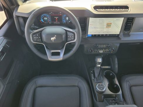 New 2025 Ford Bronco Badlands image 9