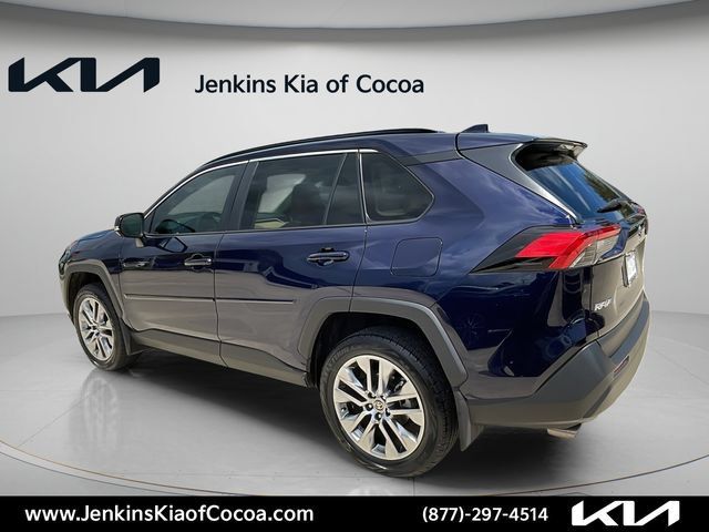 Used 2022 Toyota RAV4 XLE Premium AWD/4WD image 8