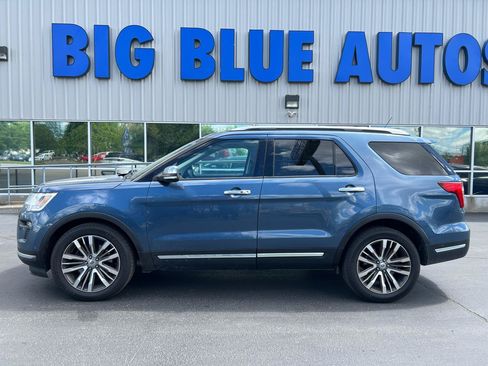 Used 2018 Ford Explorer Platinum AWD/4WD image 2