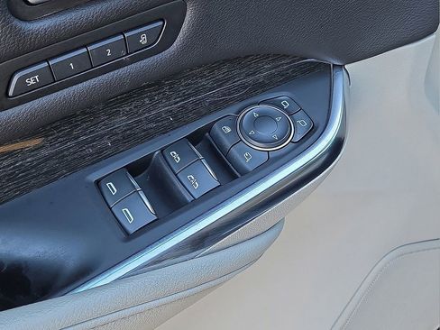 Used 2023 Cadillac XT4 Premium Luxury image 24