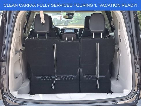 Used 2023 Chrysler Pacifica Touring-L FWD image 30