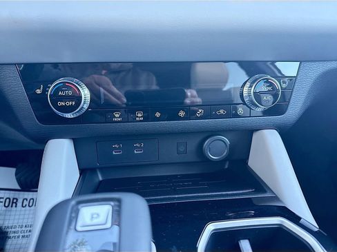 New 2026 Mitsubishi Outlander SE image 16