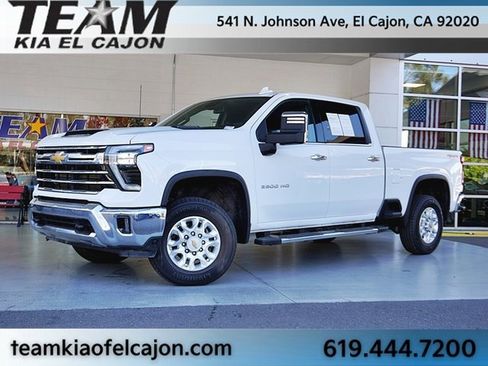 Used 2024 Chevrolet Silverado 2500 LTZ image 2