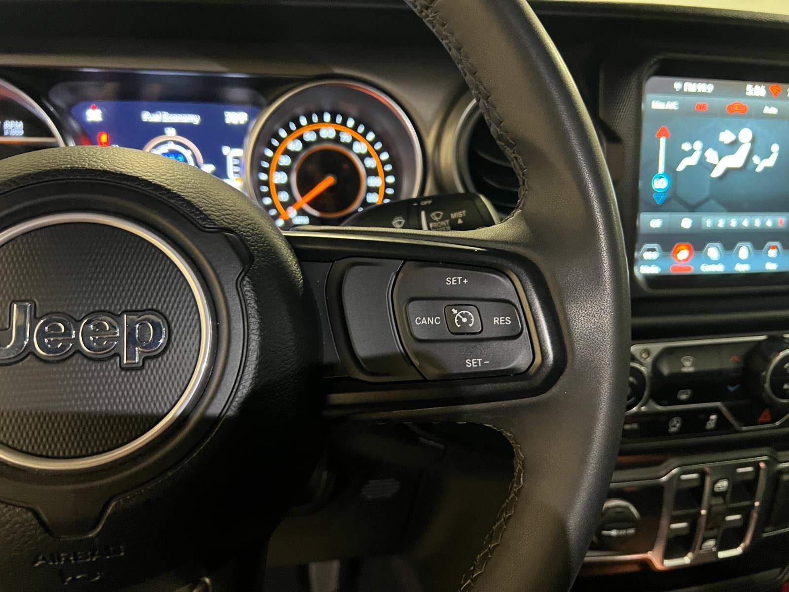 Used 2023 Jeep Gladiator Sport AWD/4WD image 14