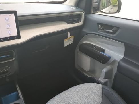 New 2026 Ford Maverick XLT w/ XLT Luxury Package FWD image 17