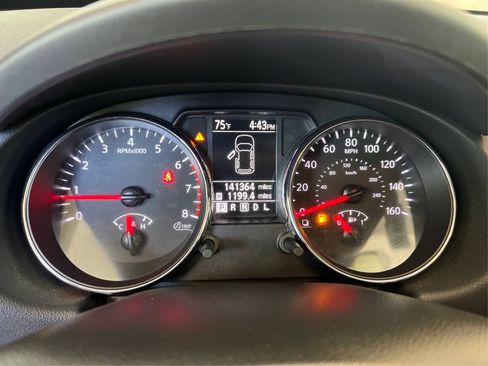 Used 2013 Nissan Rogue SV AWD/4WD image 16