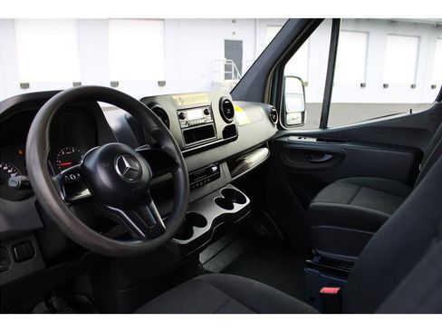 Used 2019 Mercedes-Benz Sprinter 144 image 8