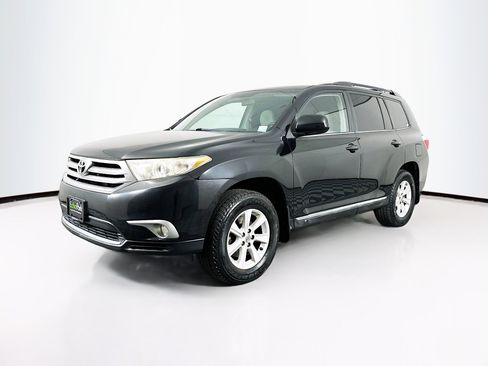Used 2013 Toyota Highlander Plus image 3