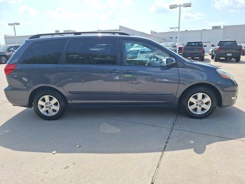 Used 2006 Toyota Sienna XLE FWD image 7