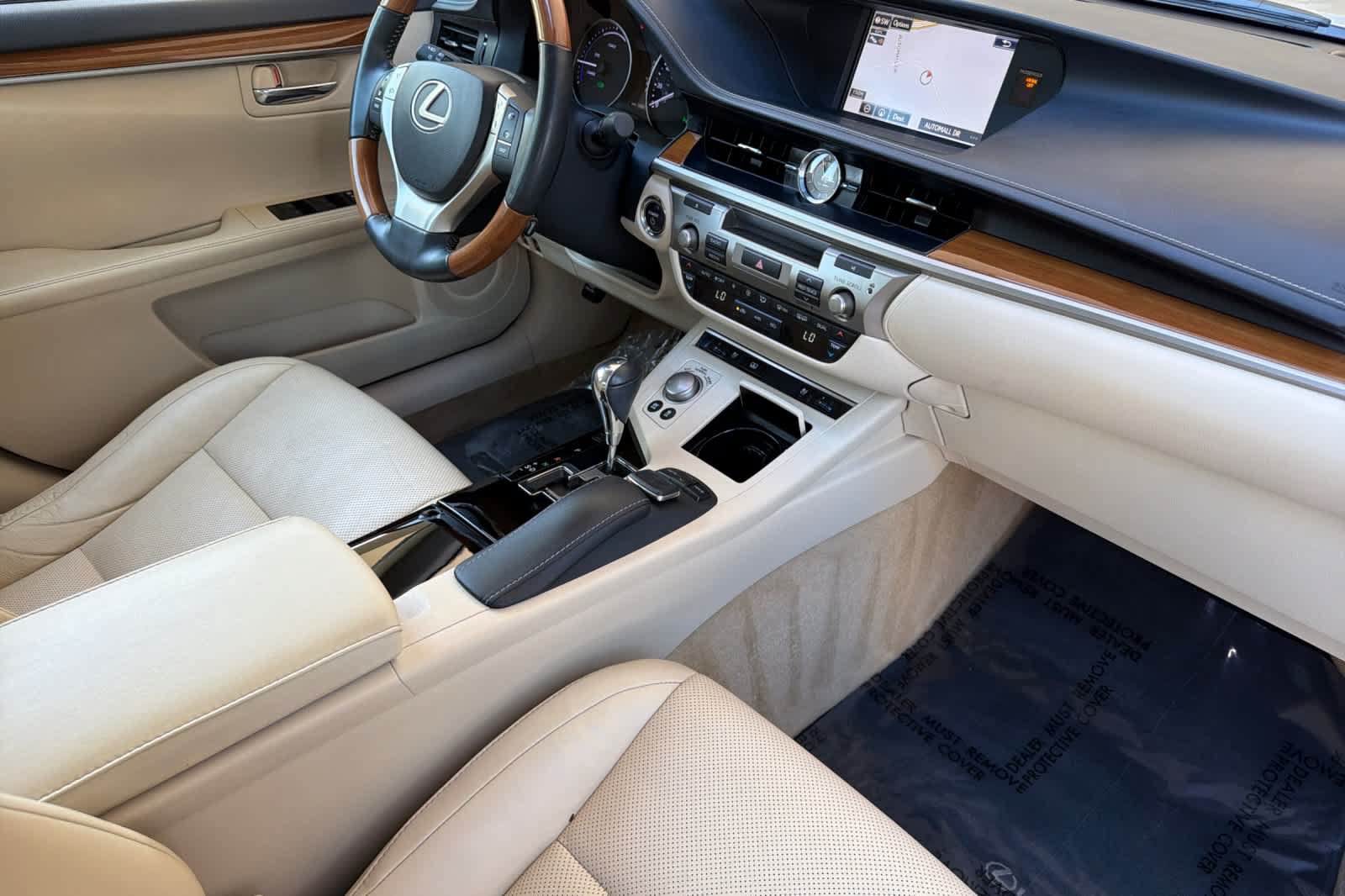Used 2015 Lexus ES 300h w/ Navigation System Package FWD image 16