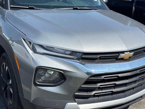 Used 2023 Chevrolet TrailBlazer LT w/ Convenience Package FWD image 3