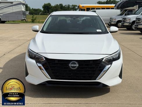 Used 2024 Nissan Sentra SV FWD image 2