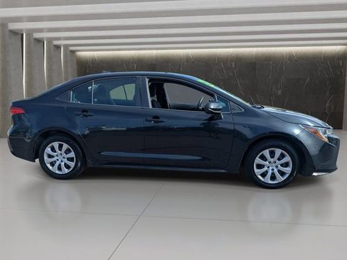 Used 2022 Toyota Corolla LE image 7