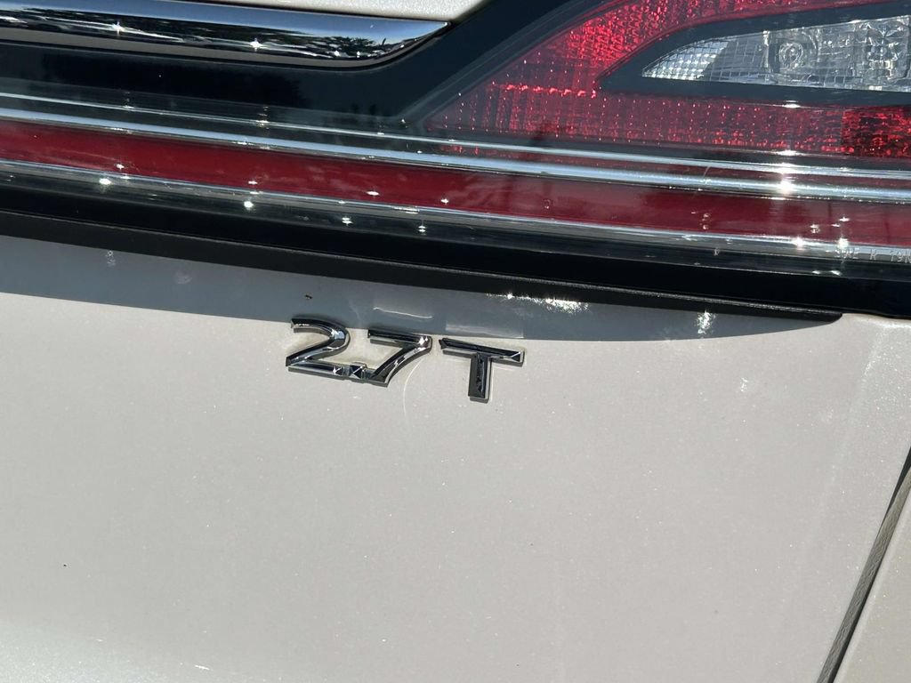 Used 2019 Lincoln Nautilus Reserve FWD image 11