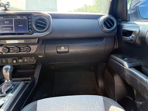 Used 2021 Toyota Tacoma TRD Off-Road AWD/4WD image 8
