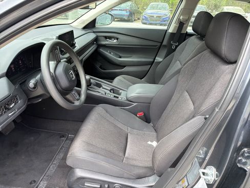 Certified 2025 Honda Accord SE image 19