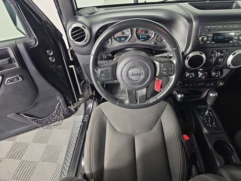 Used 2016 Jeep Wrangler Sahara AWD/4WD image 13