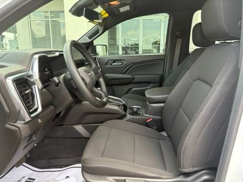 Used 2025 GMC Canyon Elevation w/ Technology Package AWD/4WD image 6