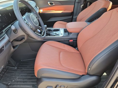 New 2026 Kia Carnival SX FWD image 3