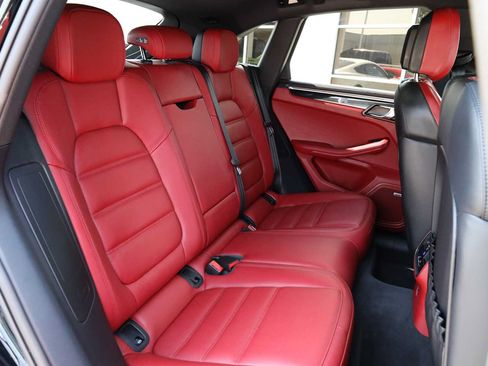 Used 2025 Porsche Macan S AWD/4WD image 35