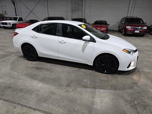 Used 2014 Toyota Corolla S image 16