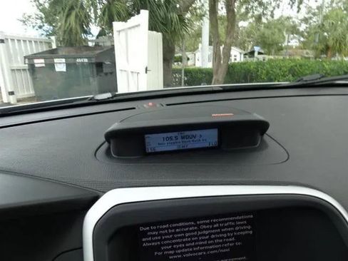 Used 2010 Volvo XC60 T6 image 40