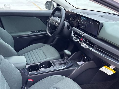New 2025 Kia K4 EX image 10