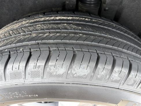 Used 2025 Chevrolet Equinox LT w/ Convenience Package II AWD/4WD image 6