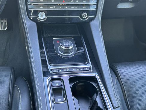 Used 2020 Jaguar F-PACE S image 22
