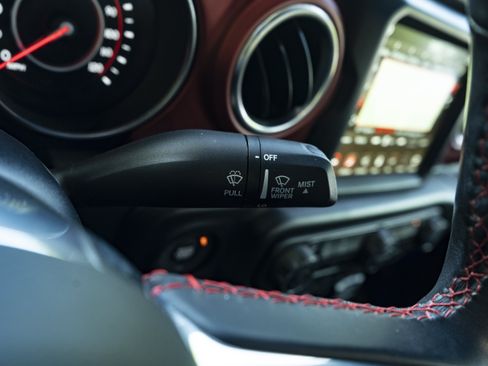 Used 2021 Jeep Gladiator Rubicon AWD/4WD image 25