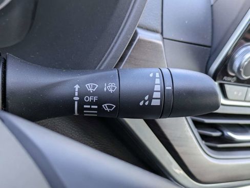 Used 2023 Nissan Altima 2.5 SV FWD image 35