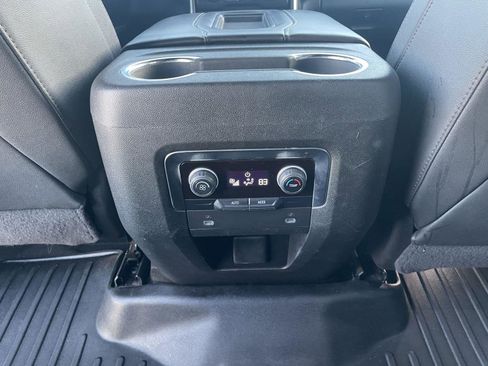 Used 2022 Chevrolet Tahoe Z71 image 23