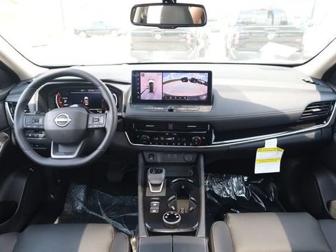 Certified 2025 Nissan Rogue SL w/ Tech Package AWD/4WD image 13