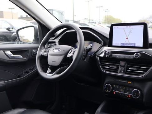 Used 2022 Ford Escape Titanium w/ Class II Trailer Tow Package image 22