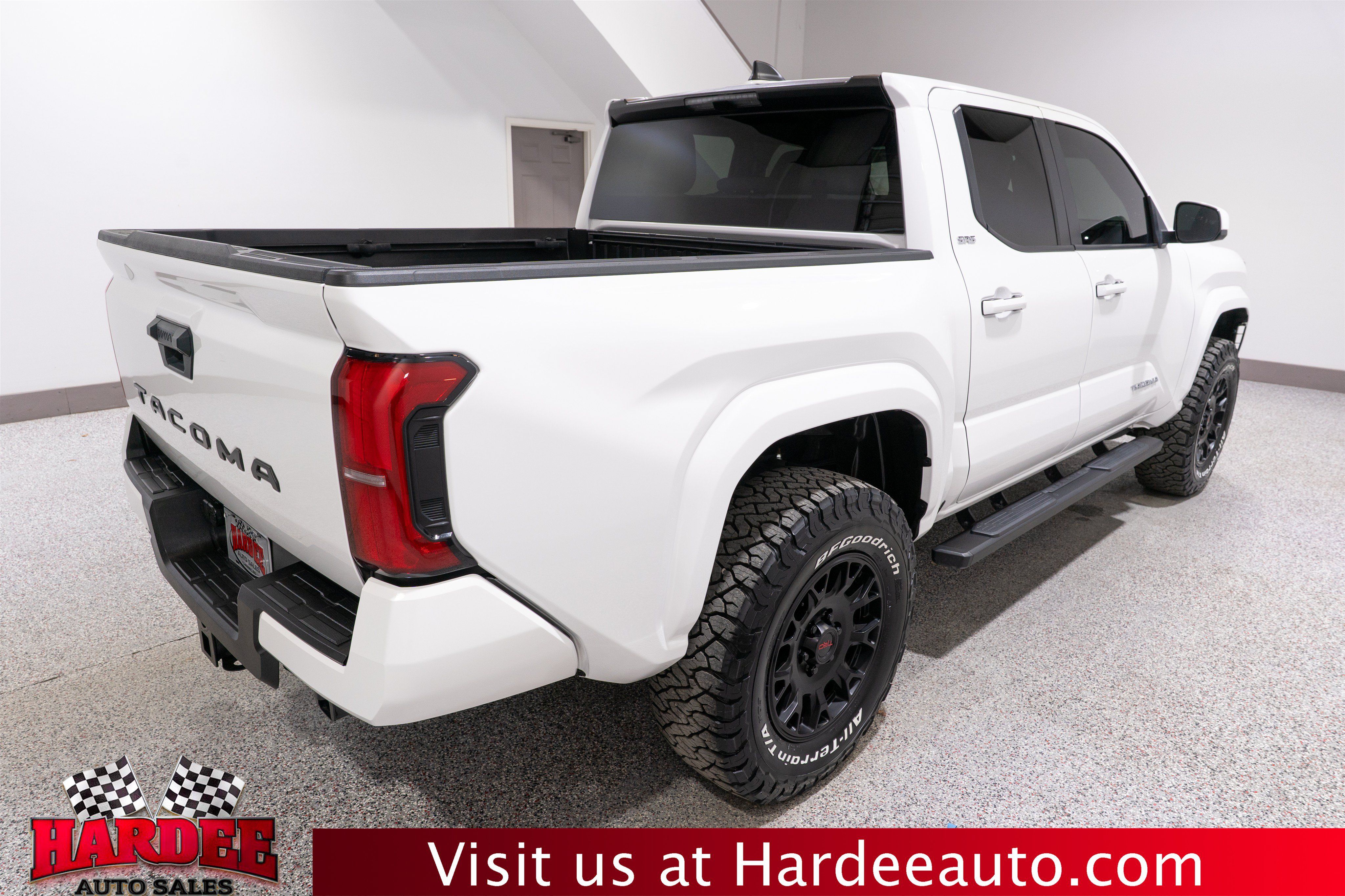Used 2024 Toyota Tacoma SR5 RWD image 5