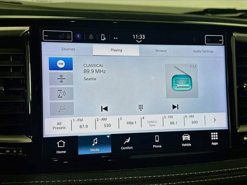 Used 2023 Chrysler Pacifica Touring-L AWD/4WD image 21