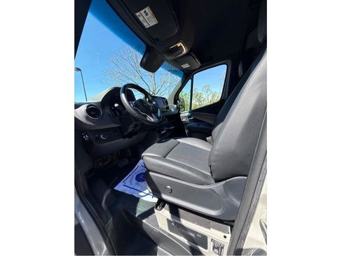 Used 2023 Mercedes-Benz Sprinter 2500 image 11
