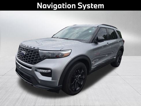 Used 2024 Ford Explorer ST-Line w/ Class IV Trailer Tow Package AWD/4WD image 3