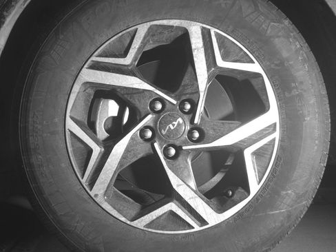 Used 2025 Kia Sportage LX image 12