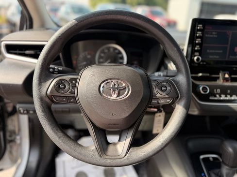 Used 2021 Toyota Corolla LE FWD image 16