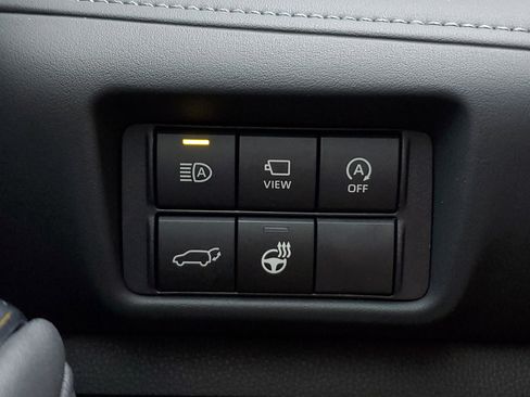 Used 2026 Toyota Highlander Limited AWD/4WD image 32