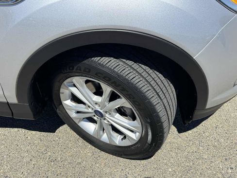 Used 2018 Ford Escape SE FWD image 40
