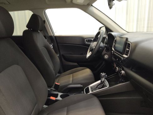 Used 2020 Hyundai Venue SE FWD image 21