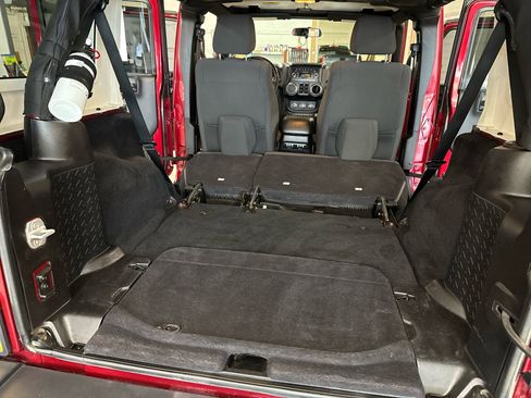 Used 2012 Jeep Wrangler Unlimited Sport image 38