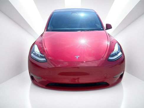Used 2022 Tesla Model Y Long Range AWD/4WD image 3