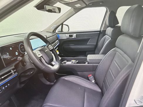 Used 2026 Hyundai Santa Fe Limited AWD/4WD image 6