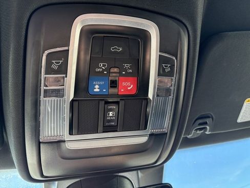 Used 2023 RAM 1500 Laramie image 22