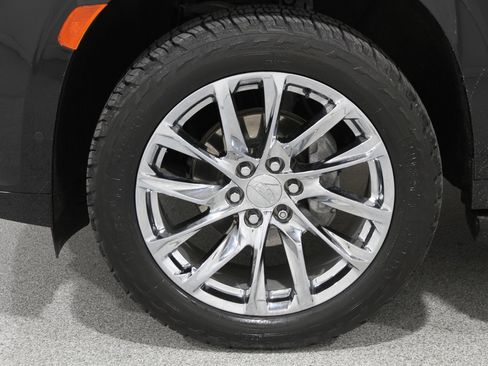 Used 2021 Cadillac Escalade Premium Luxury w/ LPO, Radiant Package image 25