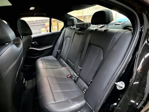 Used 2025 BMW 330i Sedan w/ Convenience Package RWD image 28